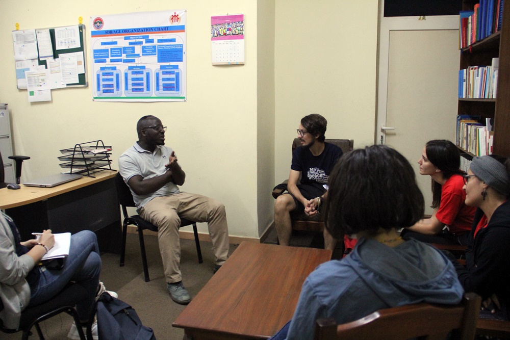 Fr. Servilien received Anymore Onlus volunteers in Rwanda AGL PDO